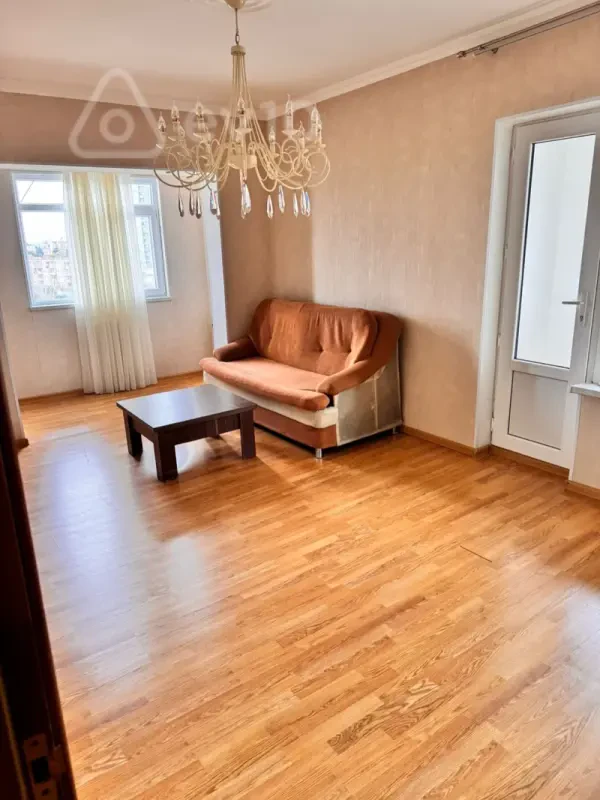 Satılır 1 otaqlı köhnə tikili 40 m²