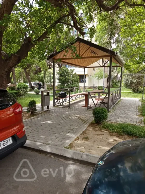 Kirayə verilir 2 otaqlı köhnə tikili 60 m²