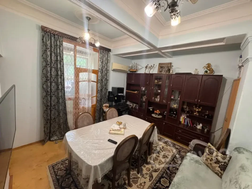 Kirayə verilir 2 otaqlı köhnə tikili 50 m²
