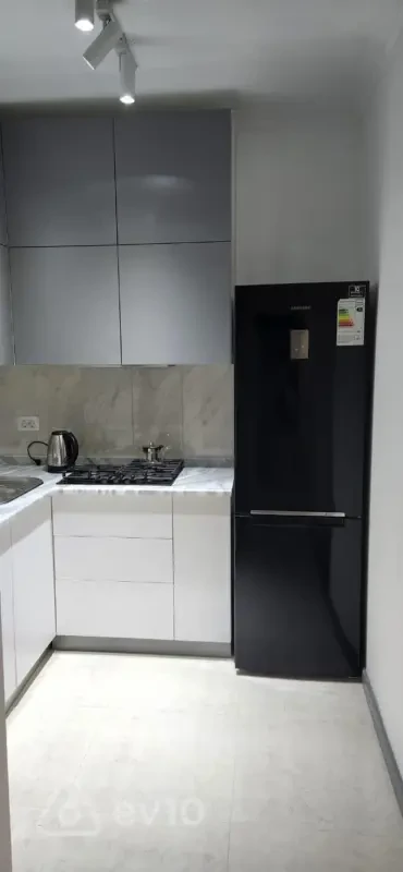 Kirayə verilir 2 otaqlı yeni tikili 70 m²