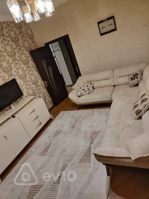 Kirayə verilir 3 otaqlı yeni tikili 96 m²