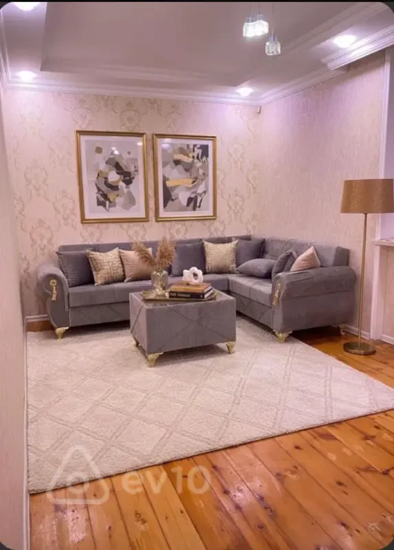 Kirayə verilir 2 otaqlı köhnə tikili 68 m²
