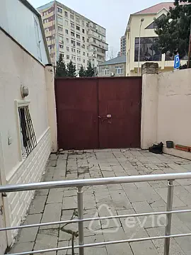 Kirayə verilir 7 otaqlı həyət evi 300 m² — Bakı, Yasamal 7 otaq 300.00 m²