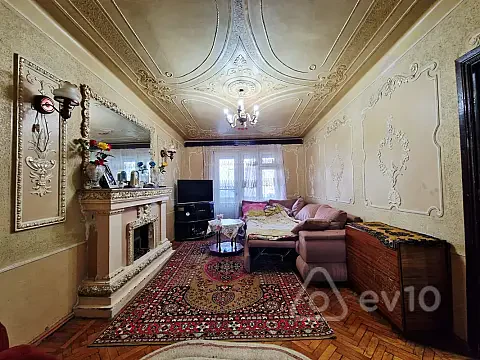 Satılır 3 otaqlı köhnə tikili 70 m² — Bakı, Nizami 3 otaq 70.00 m²