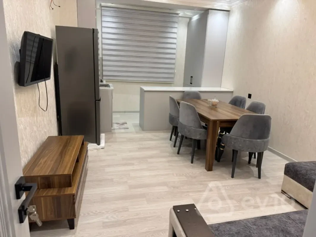 Kirayə verilir 3 otaqlı yeni tikili 80 m²