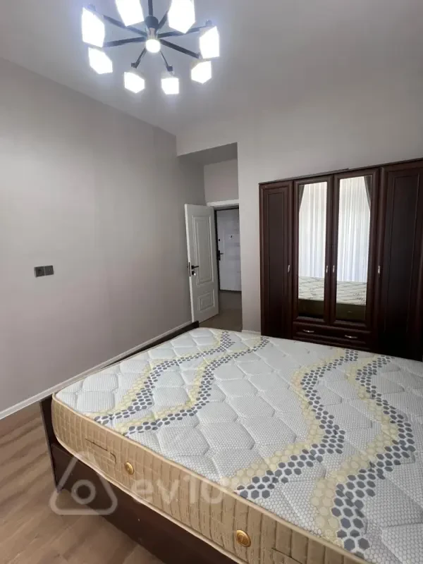 Kirayə verilir 2 otaqlı yeni tikili 70 m²
