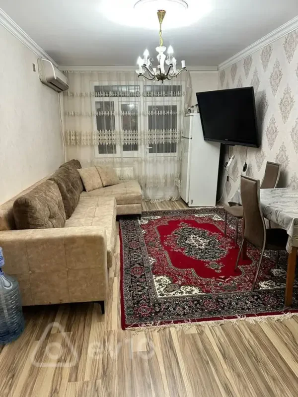 Kirayə verilir 2 otaqlı köhnə tikili 60 m²