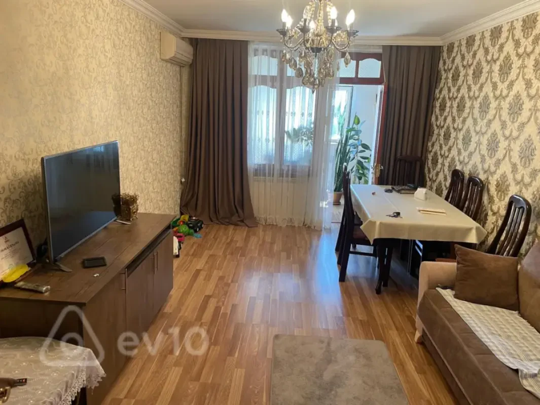 Kirayə verilir 2 otaqlı köhnə tikili 60 m²