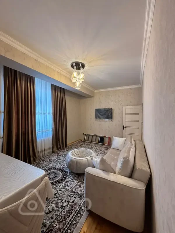 Kirayə verilir 2 otaqlı yeni tikili 90 m²