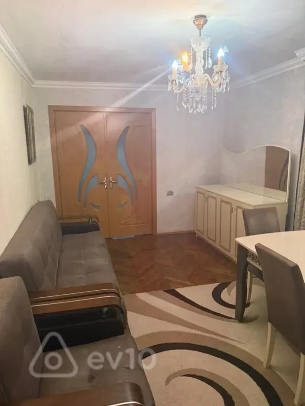 Kirayə verilir 3 otaqlı köhnə tikili 65 m²