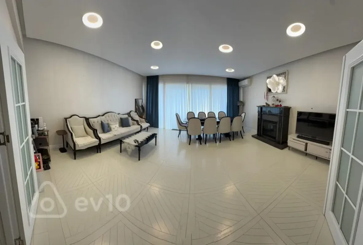 Kirayə verilir 3 otaqlı yeni tikili 121 m²