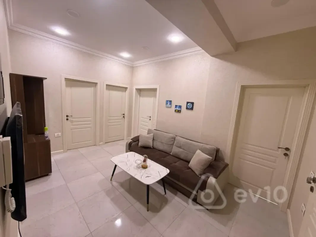 Kirayə verilir 3 otaqlı yeni tikili 90 m²