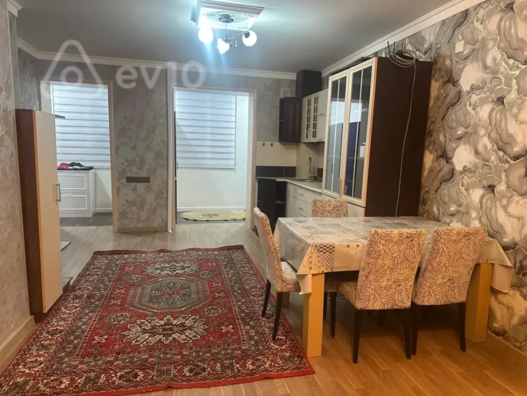 Kirayə verilir 3 otaqlı köhnə tikili 80 m²