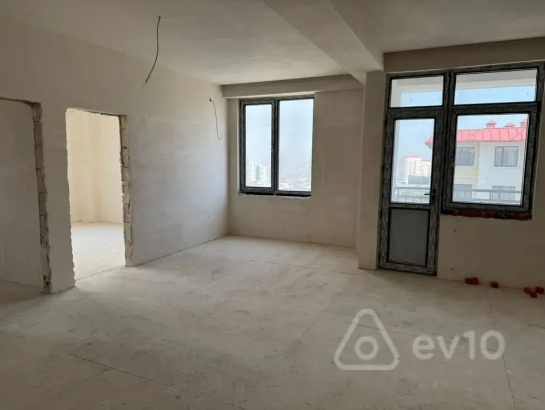 Satılır 3 otaqlı yeni tikili 81 m²