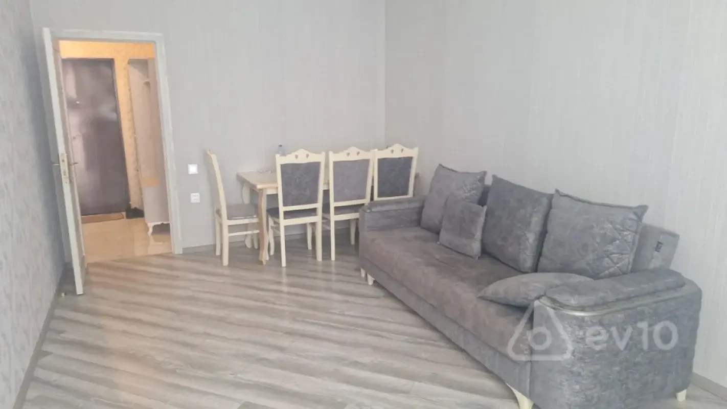 Kirayə verilir 2 otaqlı yeni tikili 60 m²