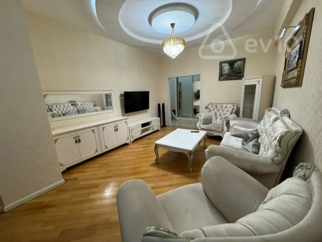 Kirayə verilir 3 otaqlı yeni tikili 110 m²