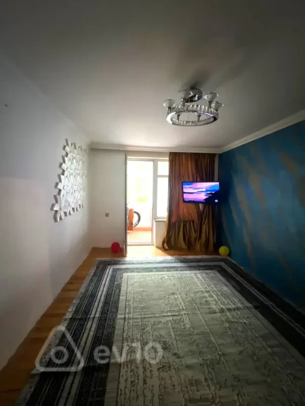 Satılır 3 otaqlı köhnə tikili 75 m²