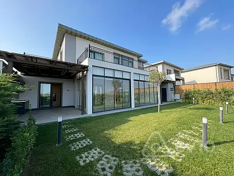 Kirayə verilir 5 otaqlı həyət evi 350 m² — Bakı, Yasamal 5 otaq 350.00 m²