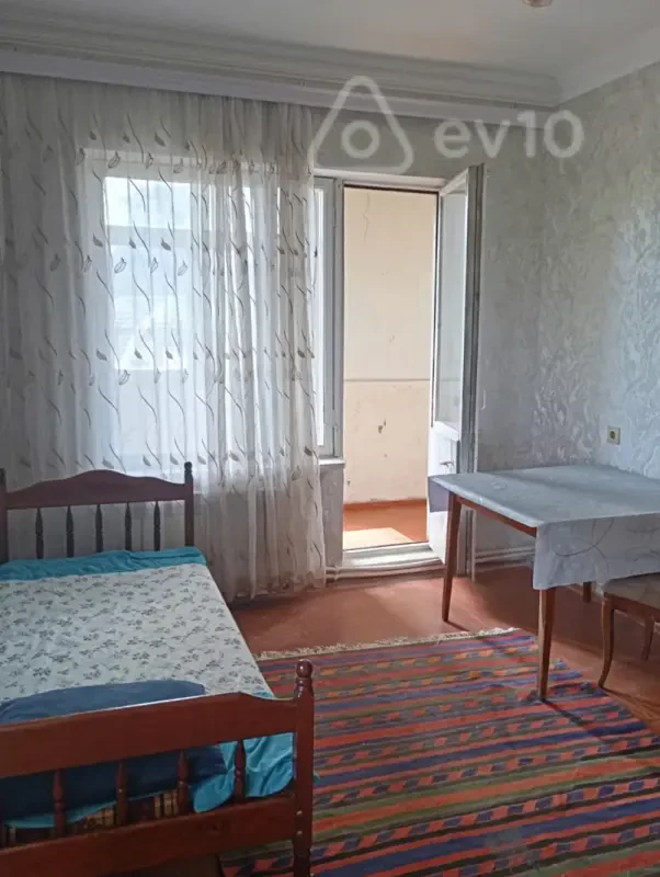 Kirayə verilir 1 otaqlı köhnə tikili 40 m²
