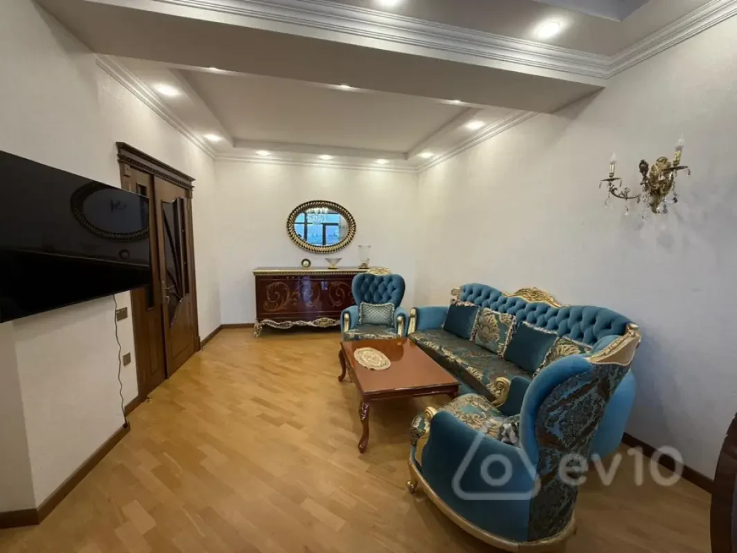 Satılır 3 otaqlı yeni tikili 110 m²