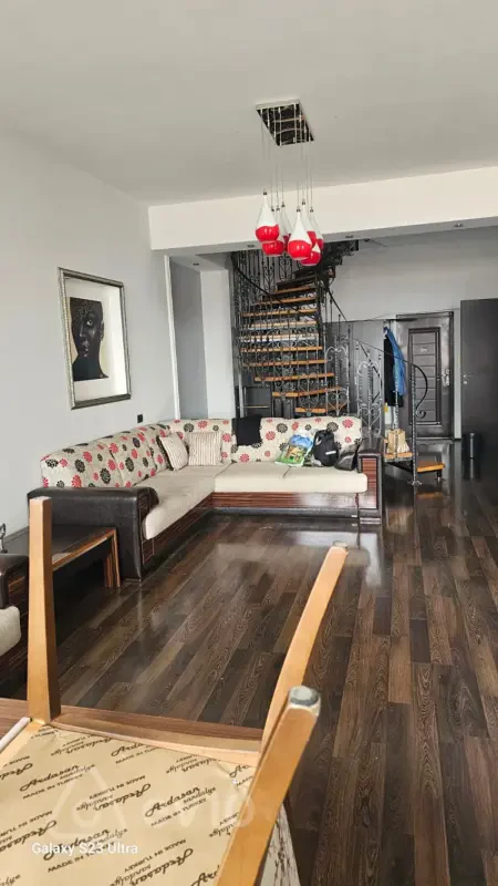 Kirayə verilir 3 otaqlı yeni tikili 110 m²