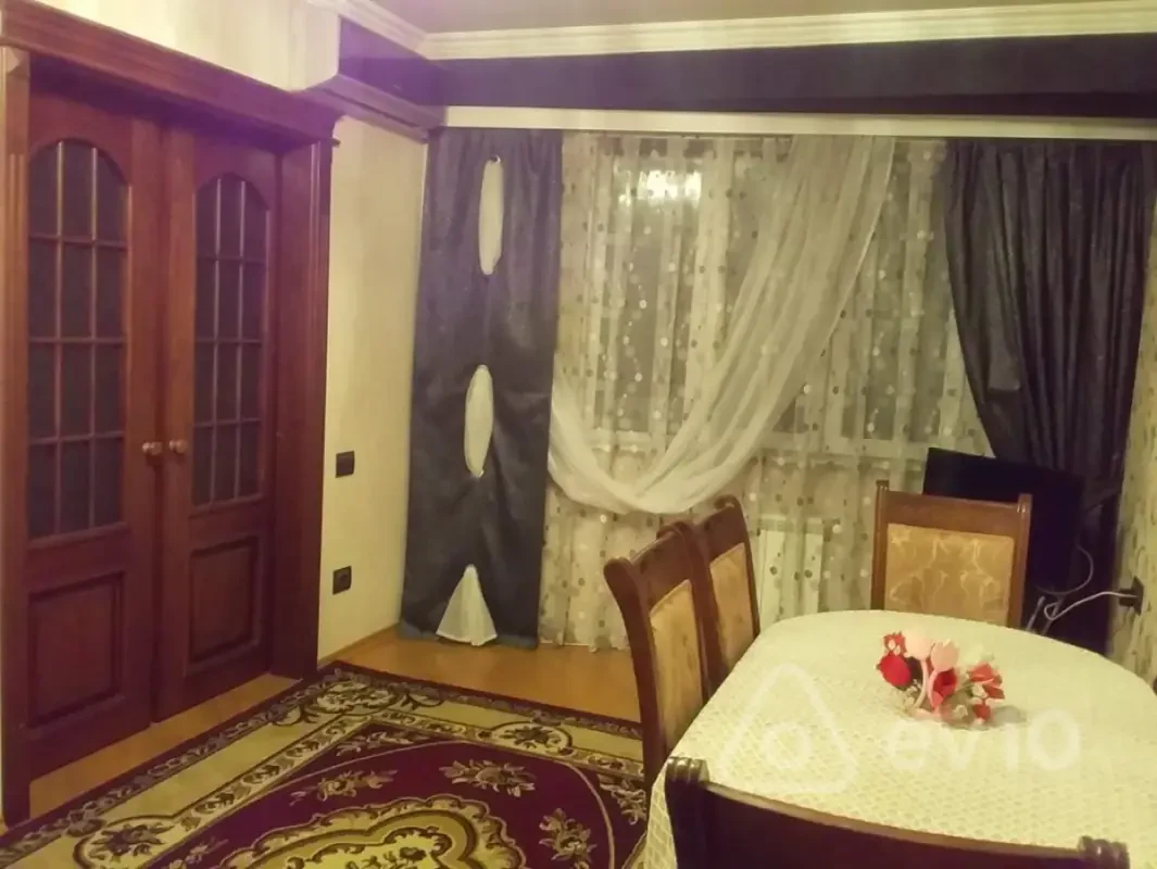 Kirayə verilir 3 otaqlı köhnə tikili 70 m²