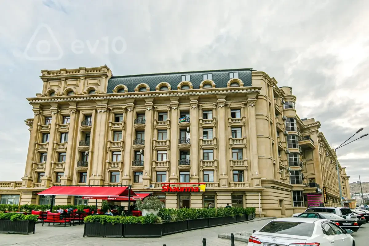 Satılır 5 otaqlı yeni tikili 216 m²