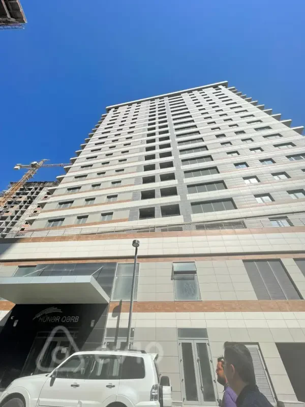Satılır 4 otaqlı yeni tikili 185 m²