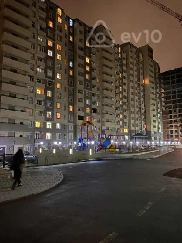 Kirayə verilir 2 otaqlı yeni tikili 50 m²