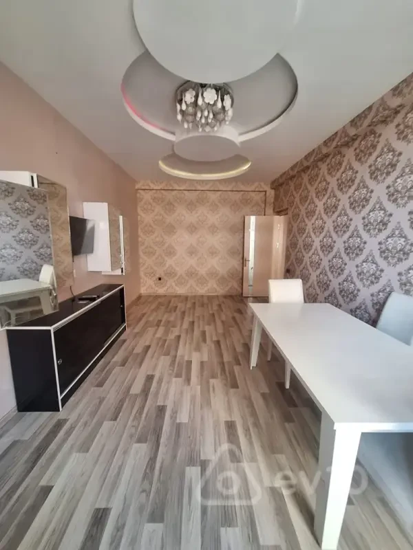 Kirayə verilir 2 otaqlı yeni tikili 65 m²