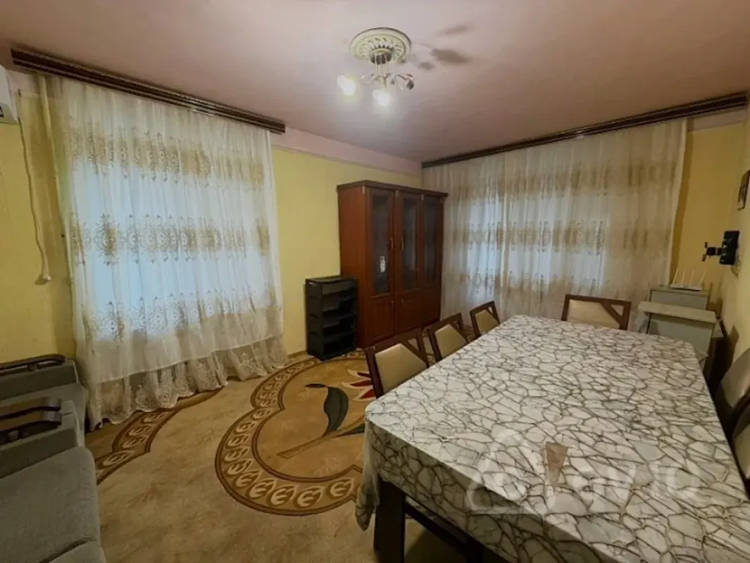 Satılır 2 otaqlı köhnə tikili 65 m²