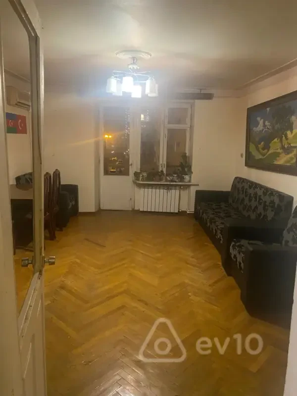 Kirayə verilir 3 otaqlı köhnə tikili 80 m²