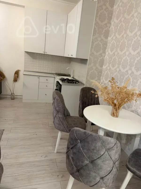 Kirayə verilir 1 otaqlı yeni tikili 40 m²