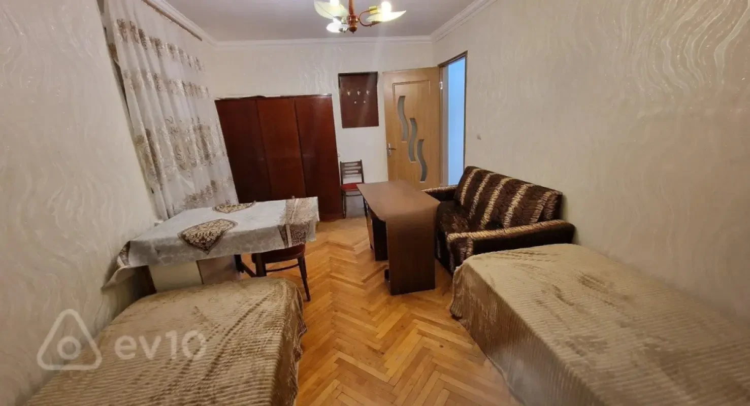 Kirayə verilir 1 otaqlı köhnə tikili 45 m²