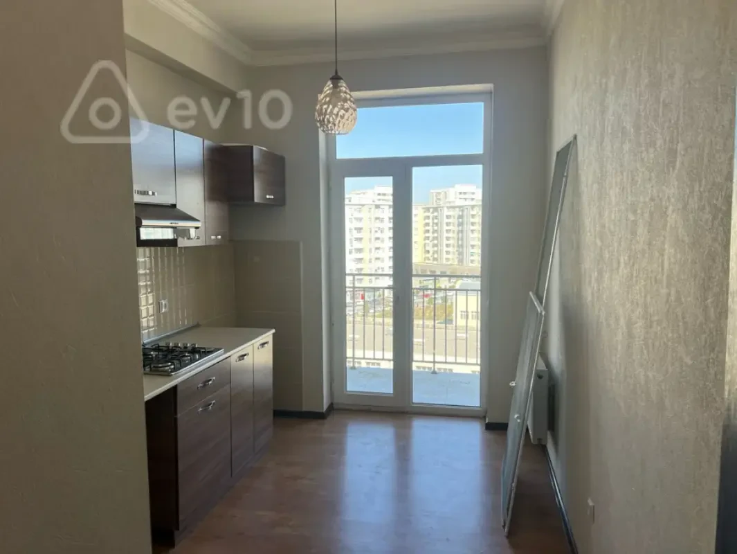 Kirayə verilir 2 otaqlı köhnə tikili 60 m²