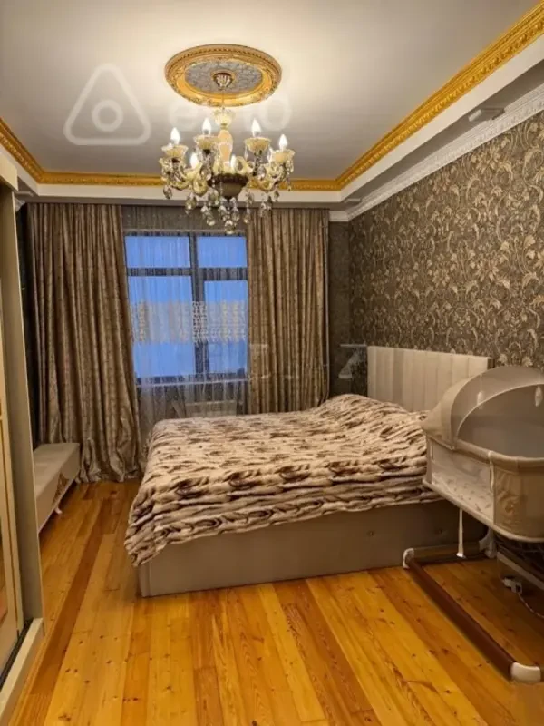 Kirayə verilir 4 otaqlı köhnə tikili 85 m²