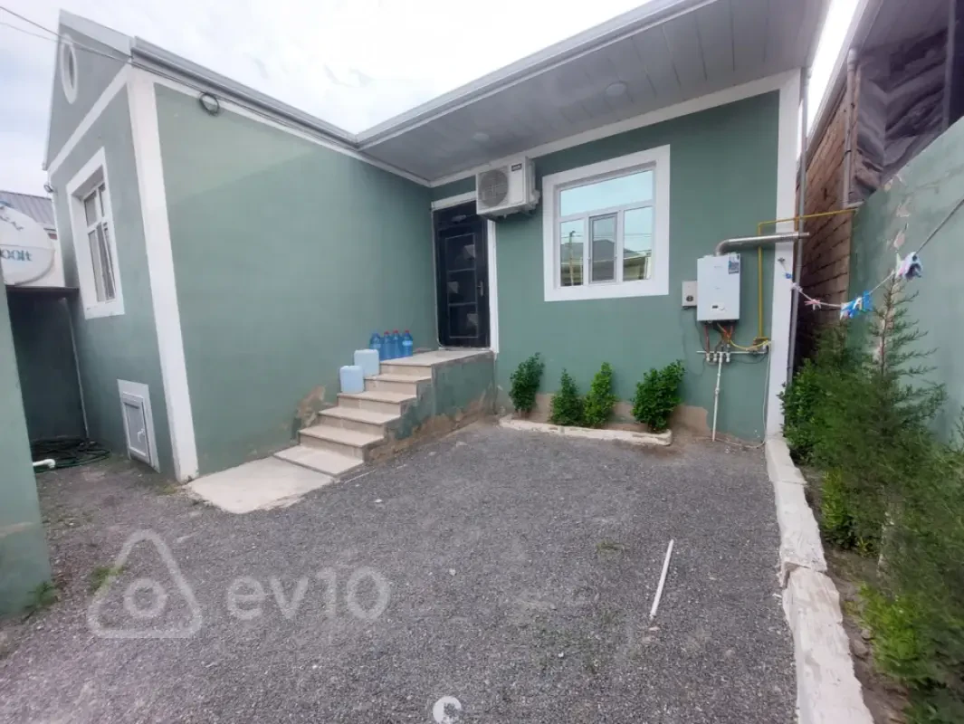 Satılır 4 otaqlı həyət evi 100 m²