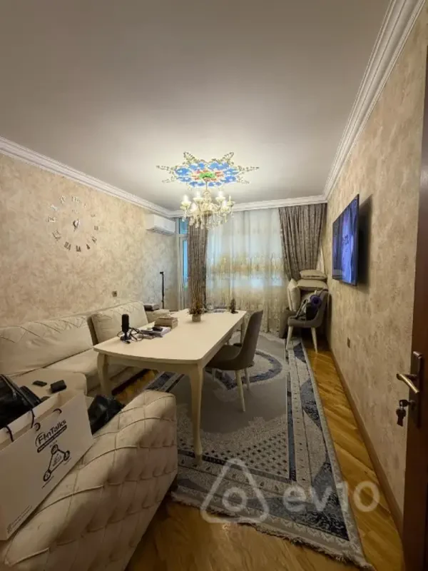 Satılır 3 otaqlı köhnə tikili 80 m²