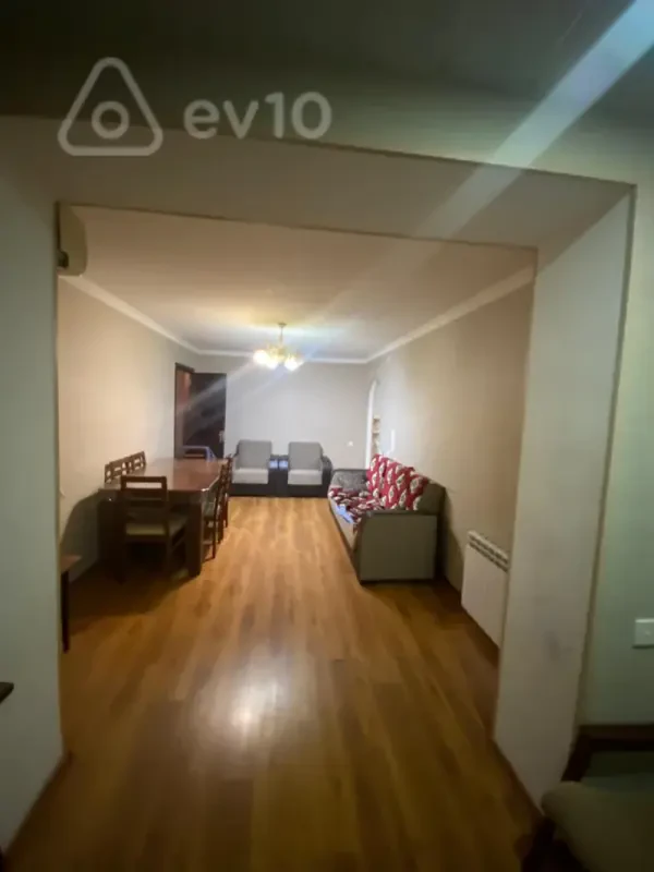 Kirayə verilir 2 otaqlı köhnə tikili 50 m²