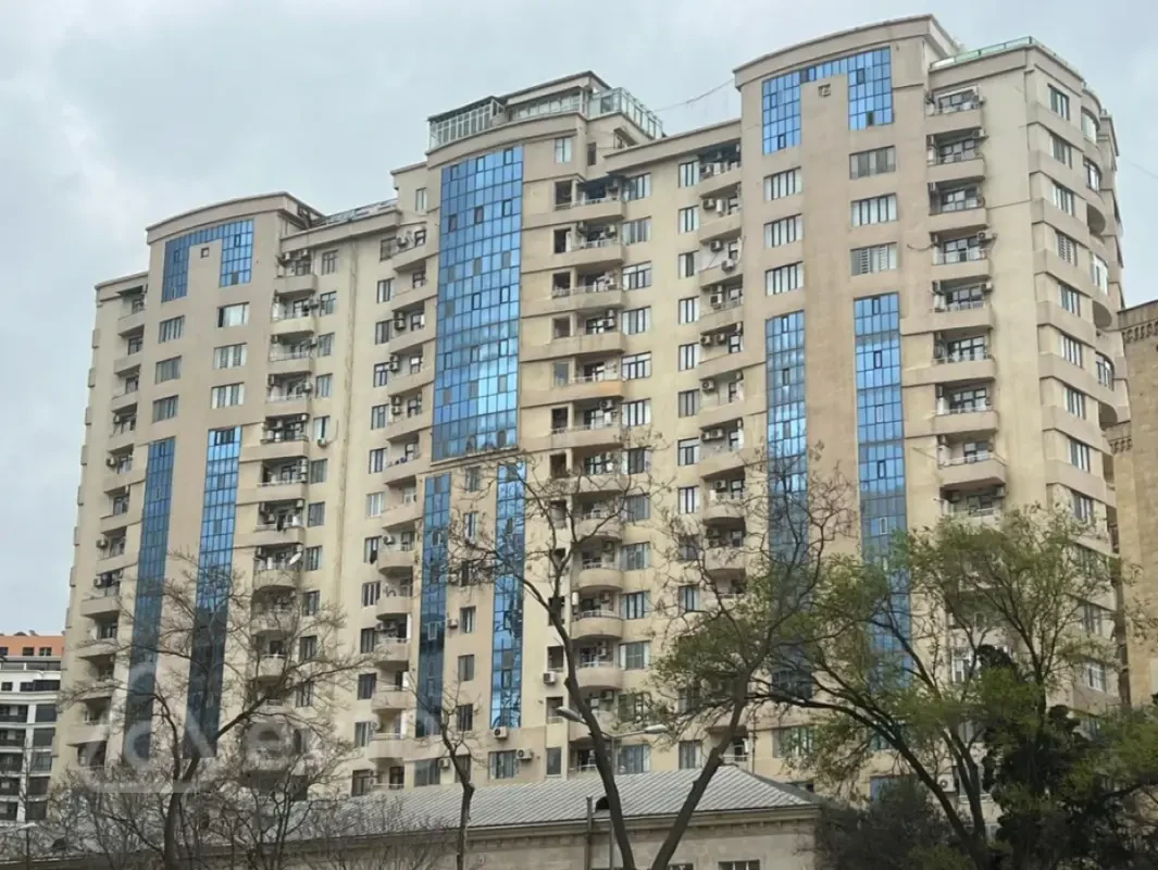 Satılır 3 otaqlı yeni tikili 128 m²