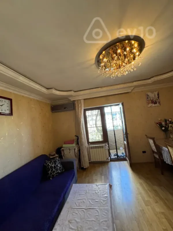 Kirayə verilir 2 otaqlı köhnə tikili 40 m²