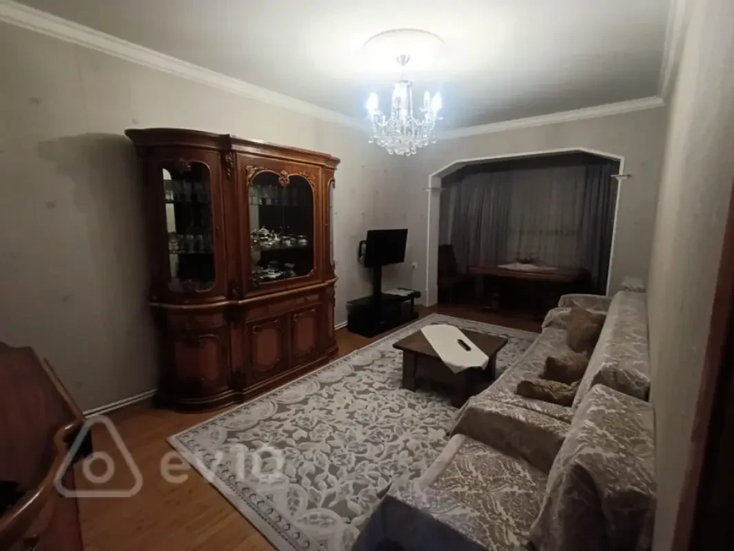 Satılır 3 otaqlı köhnə tikili 80 m²
