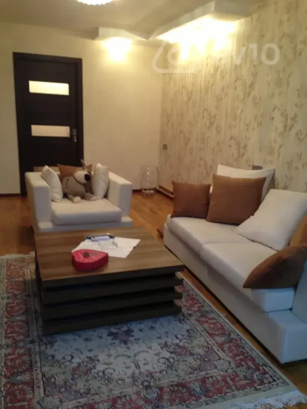 Kirayə verilir 2 otaqlı köhnə tikili 60 m²