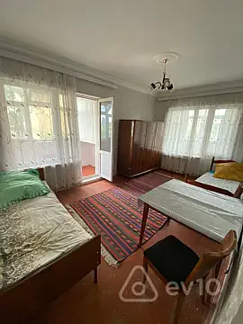 Kirayə verilir 1 otaqlı köhnə tikili 50 m² — Bakı, Nizami 1 otaq 50.00 m²
