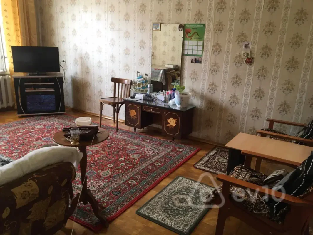 Satılır 4 otaqlı köhnə tikili 100 m²