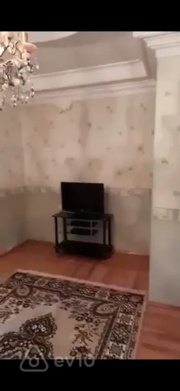 Kirayə verilir 2 otaqlı yeni tikili 80 m²