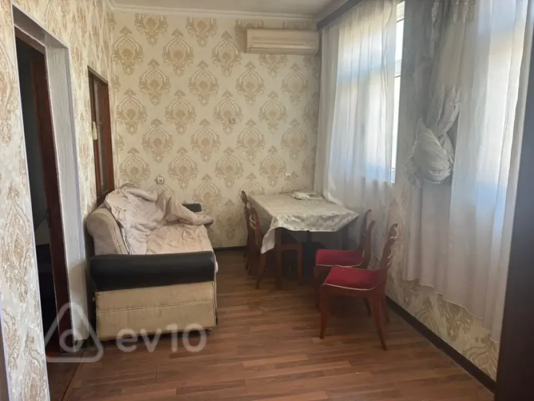 Satılır 3 otaqlı köhnə tikili 50 m²