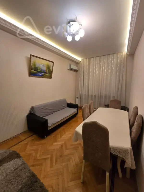 Kirayə verilir 2 otaqlı köhnə tikili 48 m²