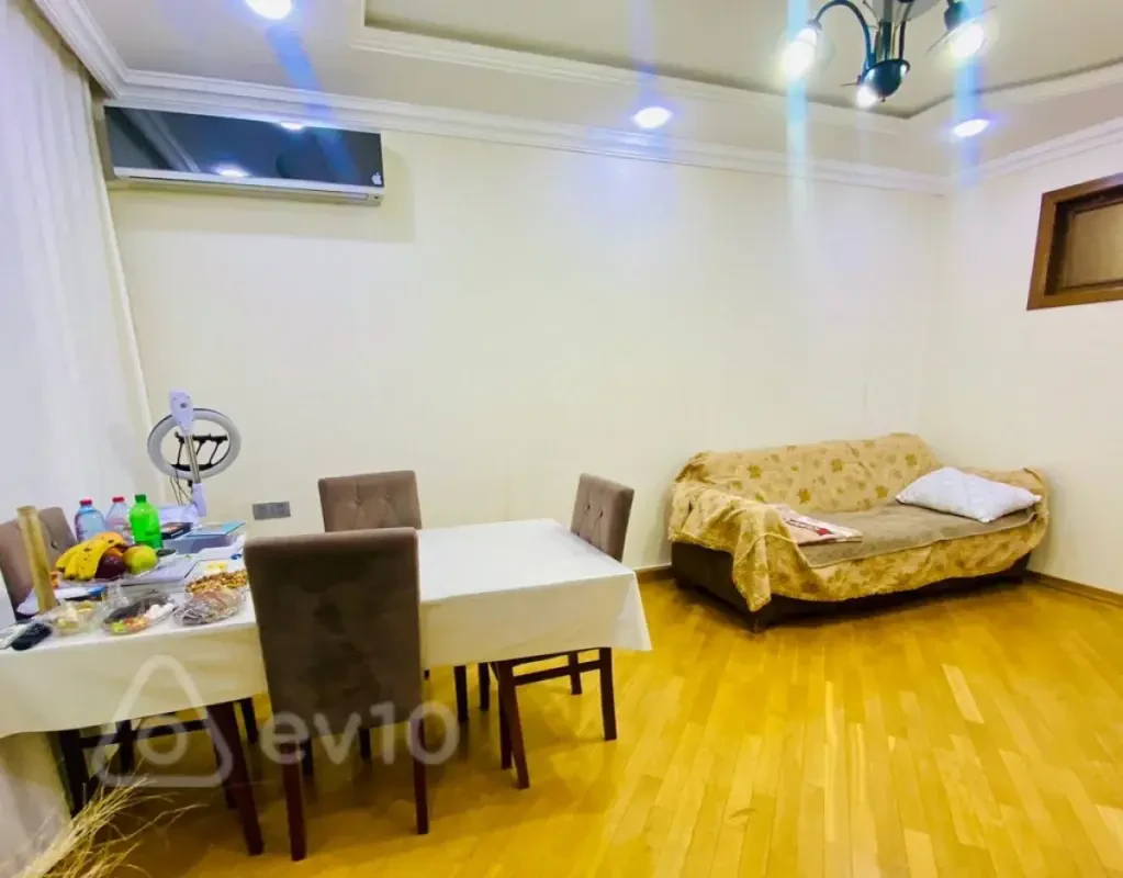 Kirayə verilir 2 otaqlı yeni tikili 80 m²