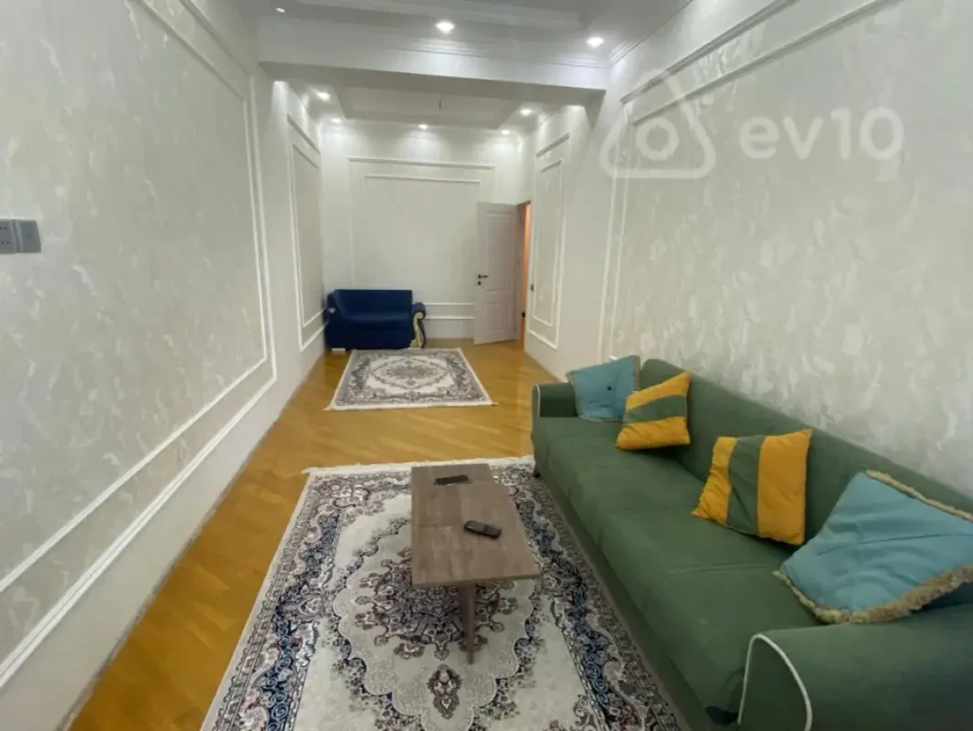 Kirayə verilir 2 otaqlı yeni tikili 80 m²